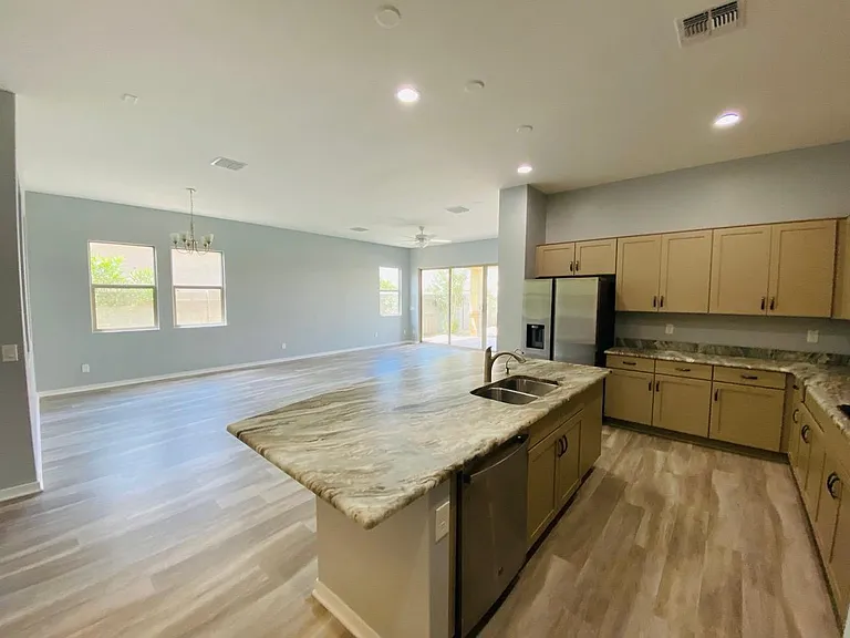2828 W Patagonia Ct — Photo 4