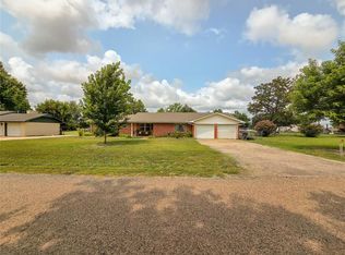 22 Clark Cir, Shawnee, OK 74804