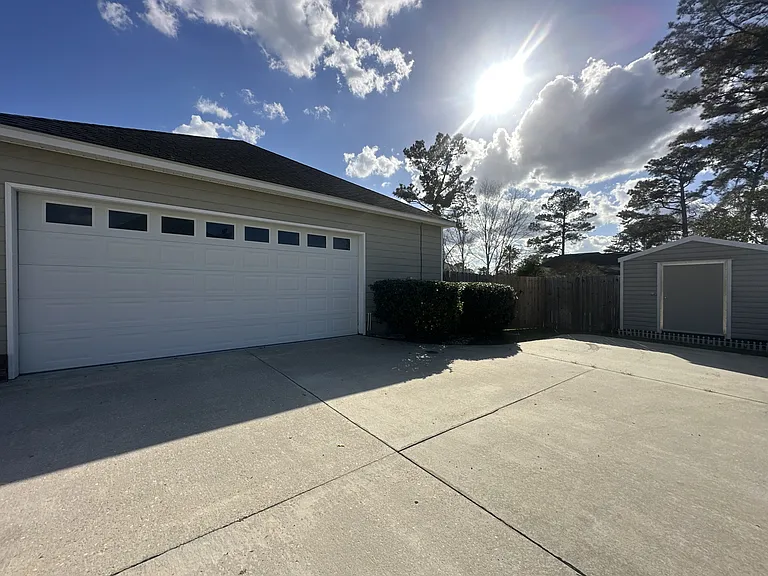 3650 Victoria Dr — Photo 6