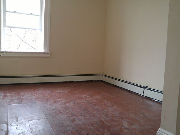 3rd image of 5 Rhode Island Ave APT 2E