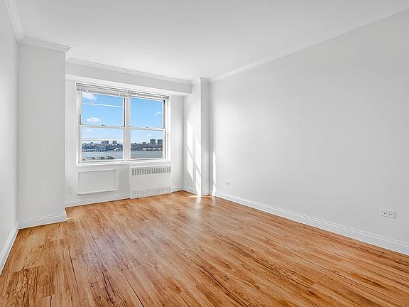 3rd image of 747 10th Ave APT 9D