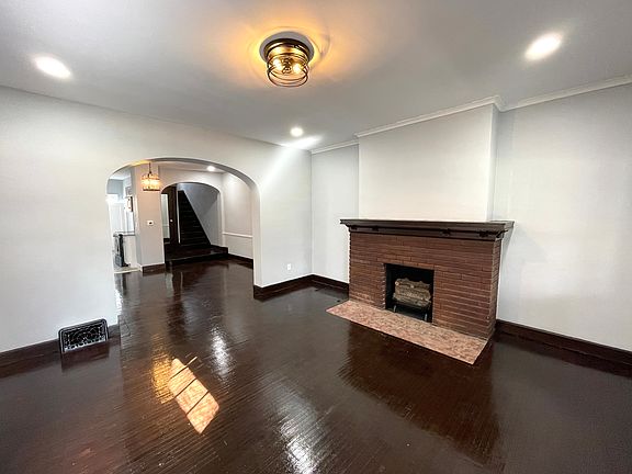 3rd image of 710 N Dequincy St