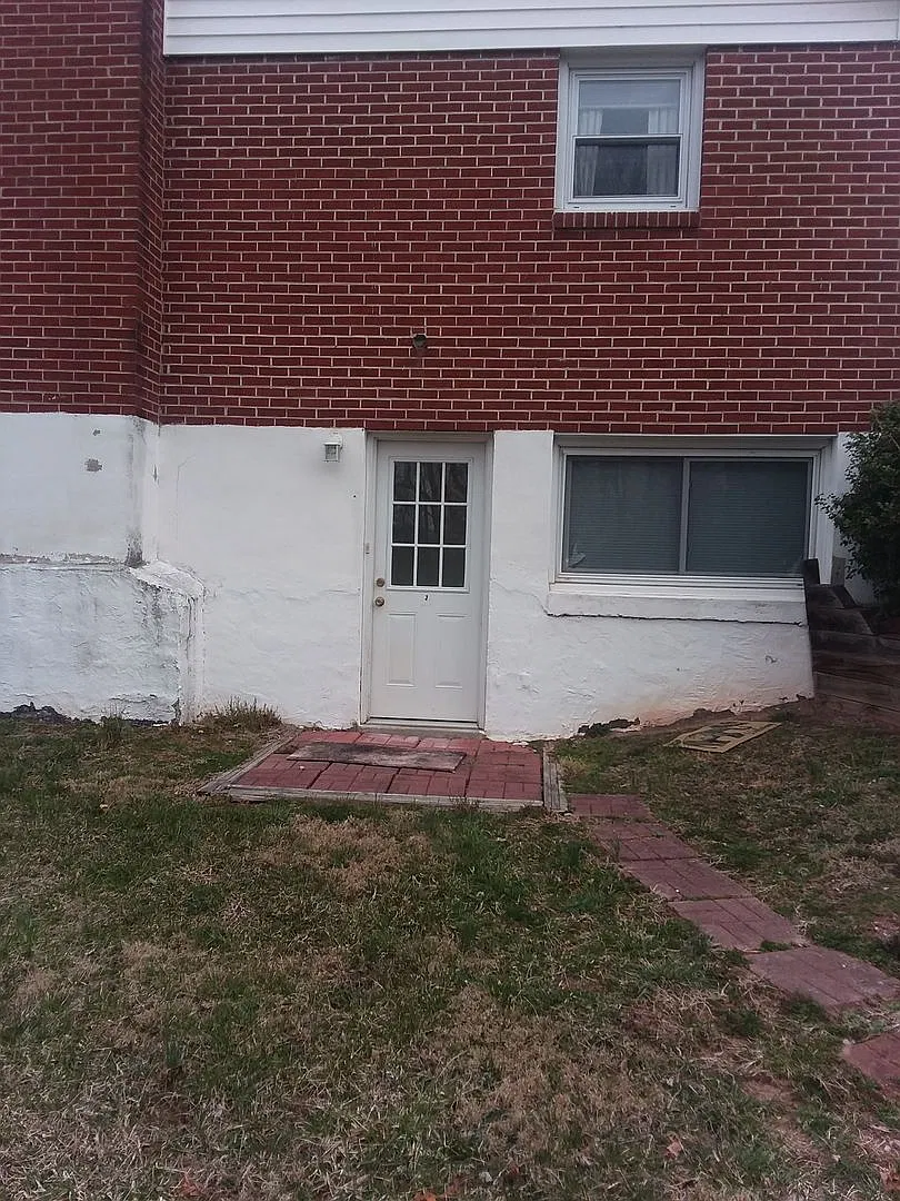 3300 Farmview Dr. — Photo 2