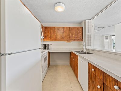 1717 Mott Smith Dr APT 2212, Honolulu, HI, 96822