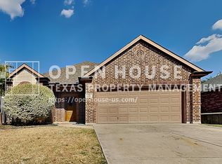 1121 Hidden Lake Dr, Burleson, TX 76028