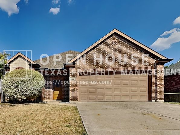 1121 Hidden Lake Dr