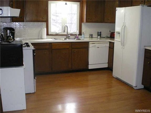 3rd image of 86 Bronx Dr