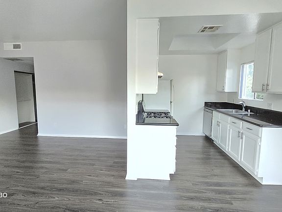 3rd image of 3714 S Bentley Ave #104