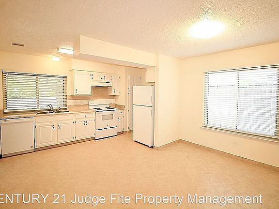 4th image of 3702 Fort Hunt Dr