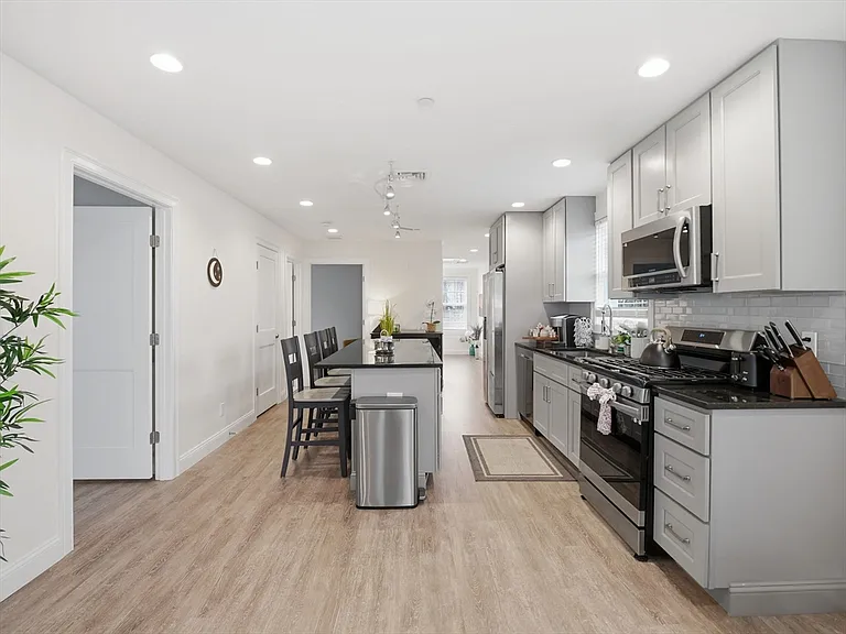 149 Pleasant St #2 — Photo 12