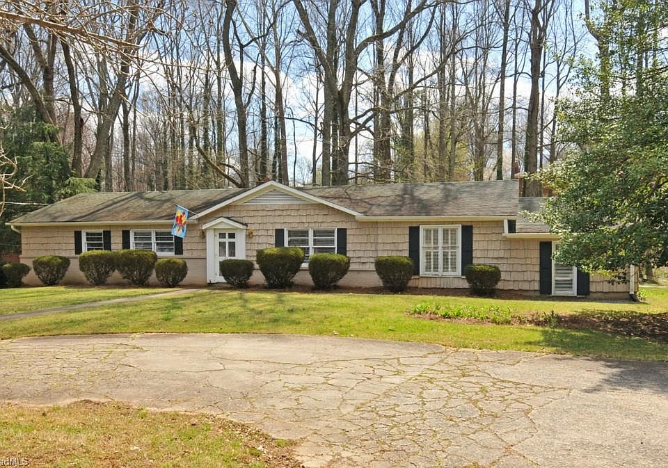 1st image of 2860 Marguerite Park Dr