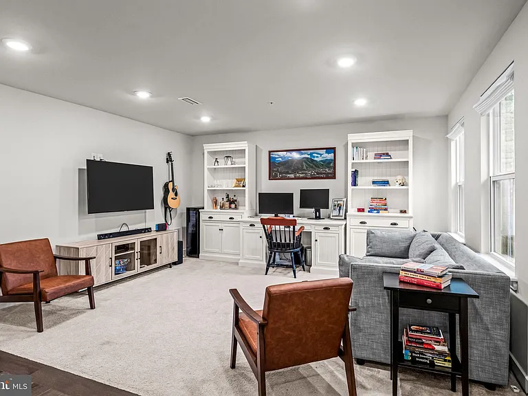 117 Kenneth Ln — Photo 4