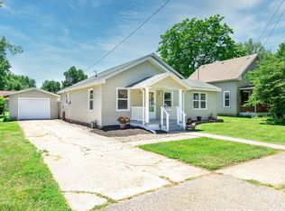 117 Jefferson St, Brighton, IL 62012