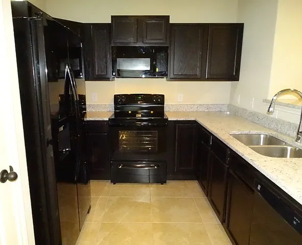 7010 Lakeview Dr #101 — Photo 24