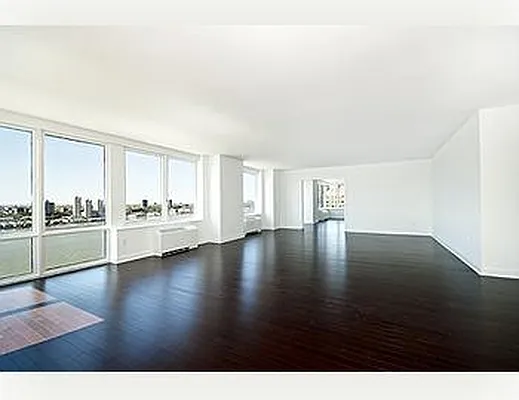 Sold by Nest Seekers International | media 12