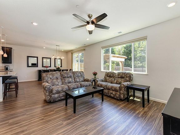 5th image of 6132 Mehrten Cir