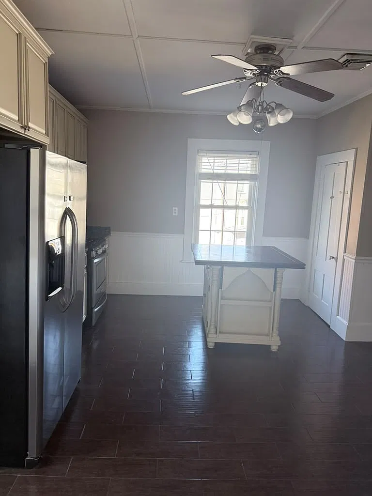 4 bed, $2,600 — Photo 2