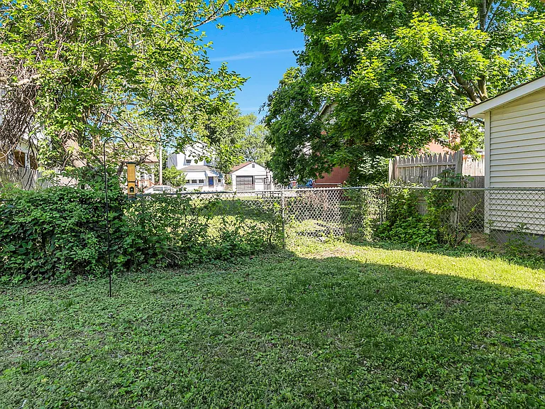 88 Seadrift Ave — Photo 20