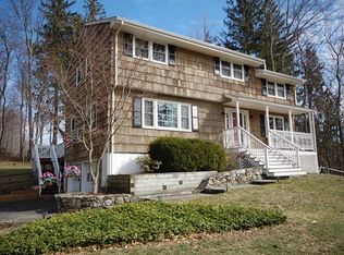 386 Barrack Hill Rd, Ridgefield, CT 06877