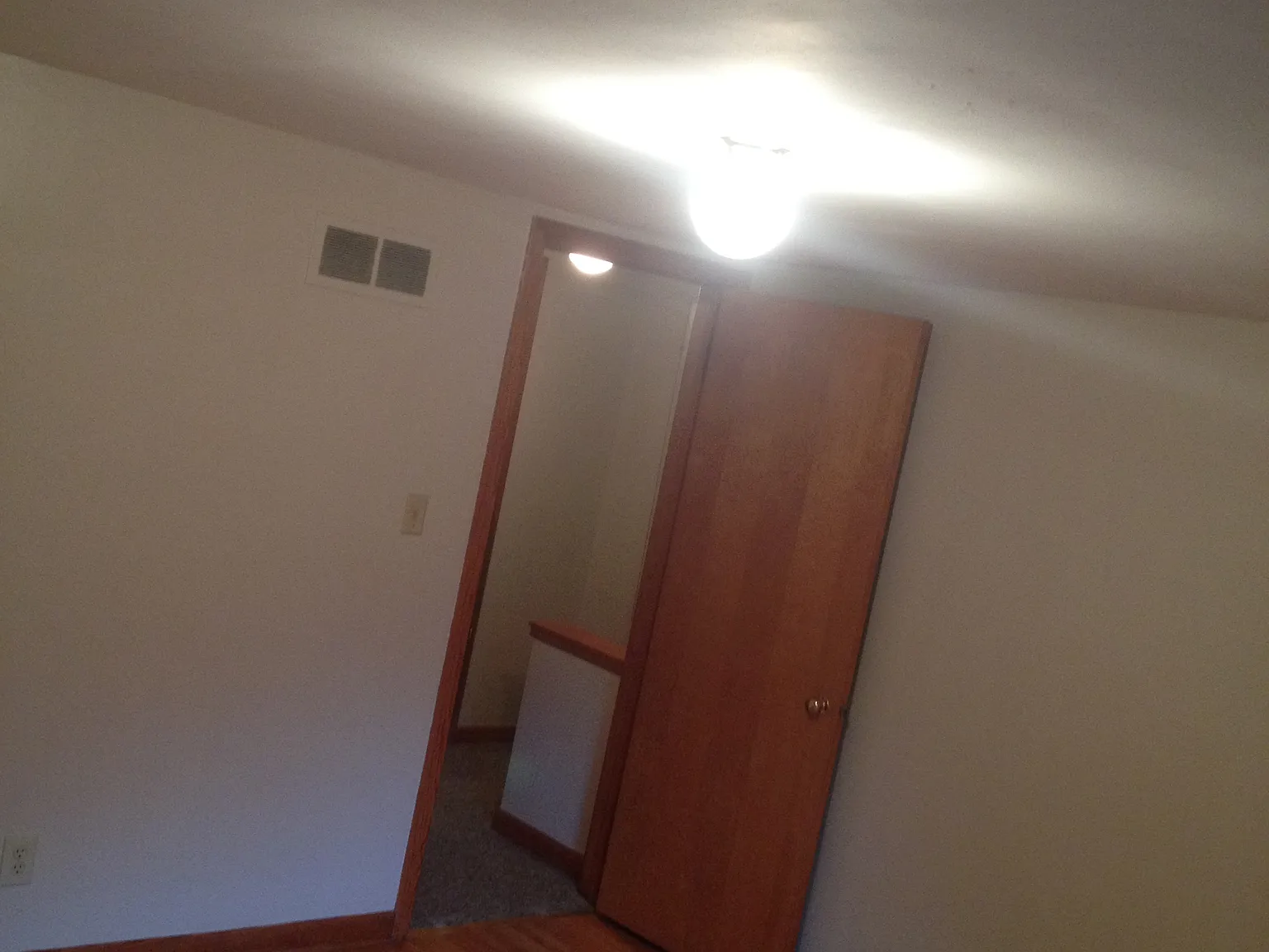 2 bed, 900 sqft, $1,425 — Photo 2