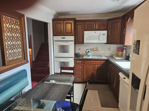 2 Paerdegat 11th Street image 7 of 15