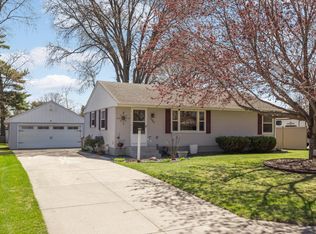 1062 Kenneth St, Eagan, MN 55121