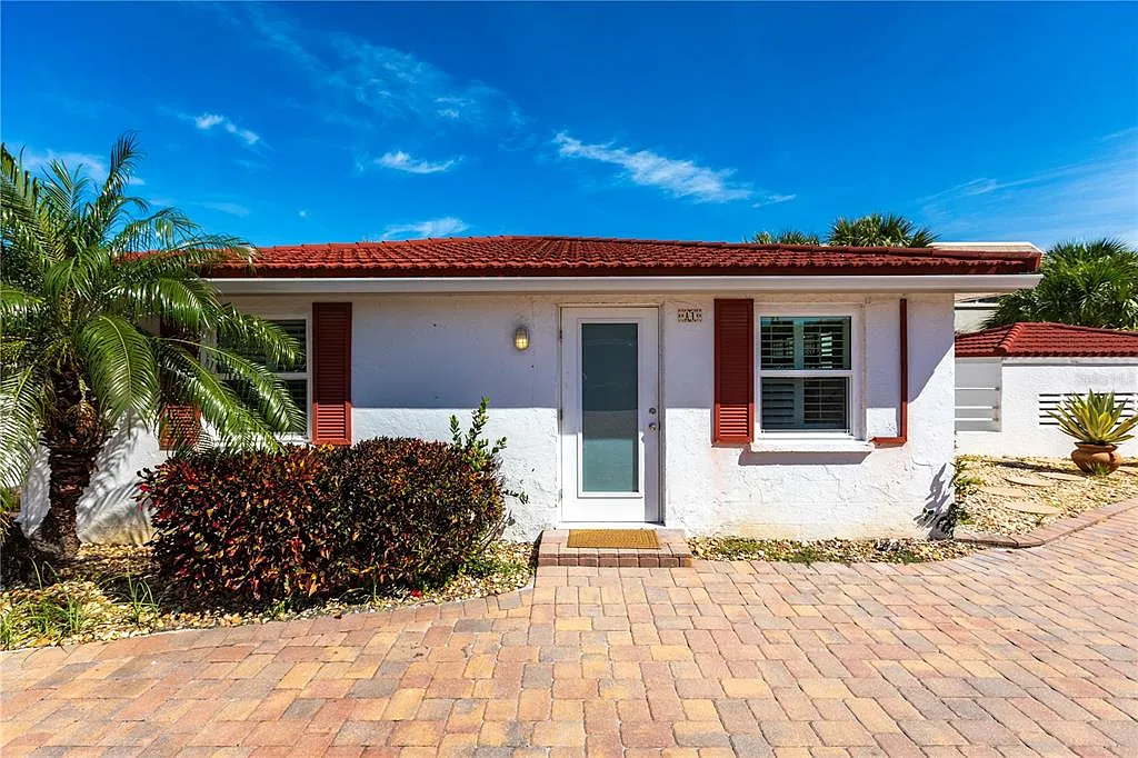1 bed, 10.0 bath, 728 sqft, $7,470 — Photo 1