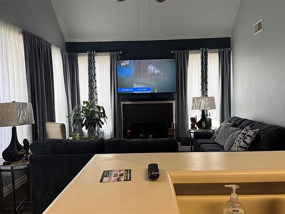 5th image of 10630 Westbrae Parkway #607