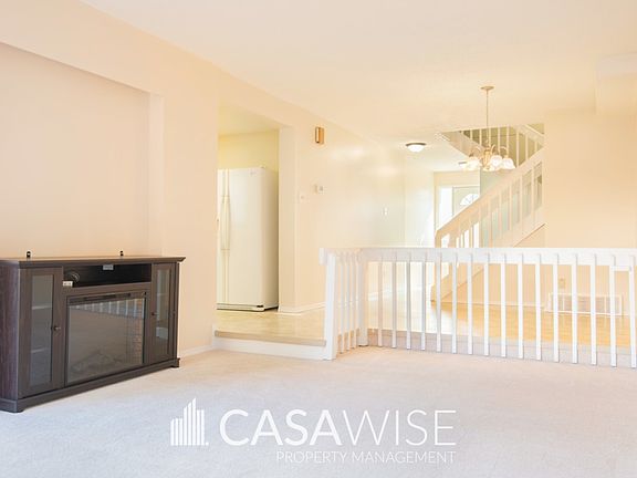 3rd image of 6720 36a Ave NW