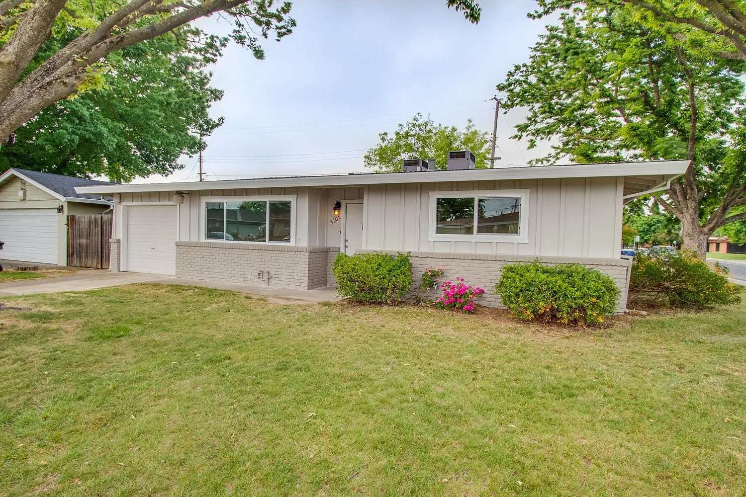 3697 Redding Ave photo 1