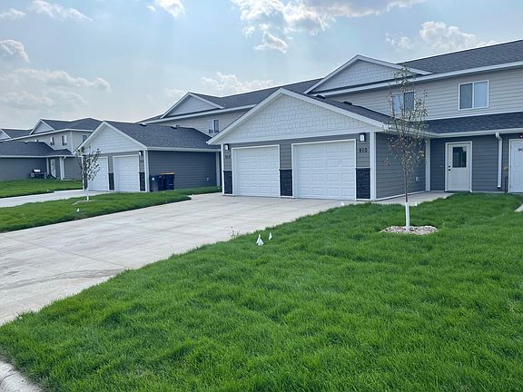 2nd image of 101 E Connie Ln