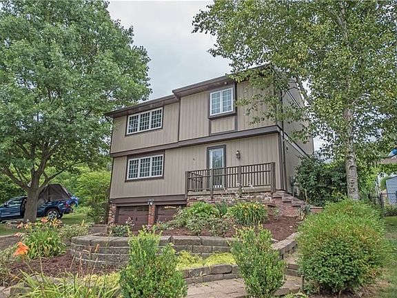 2nd image of 2071 Lancelot Dr