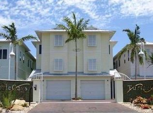 821 11th St, Key Colony Beach, FL 33051