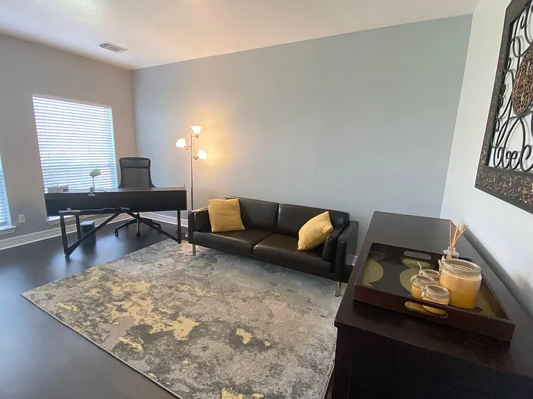 2125 Columbia Dr — Photo 13