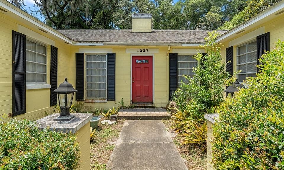 1st image of 1237 CARDINAL LANE