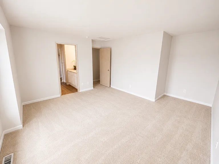 3330 Ward Ct — Photo 15
