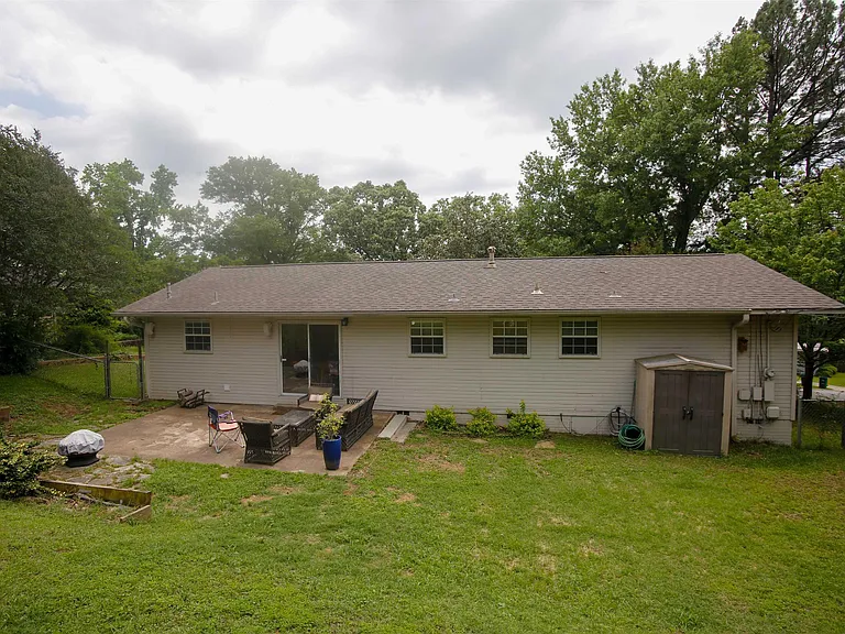 7220 Amherst Dr — Photo 24