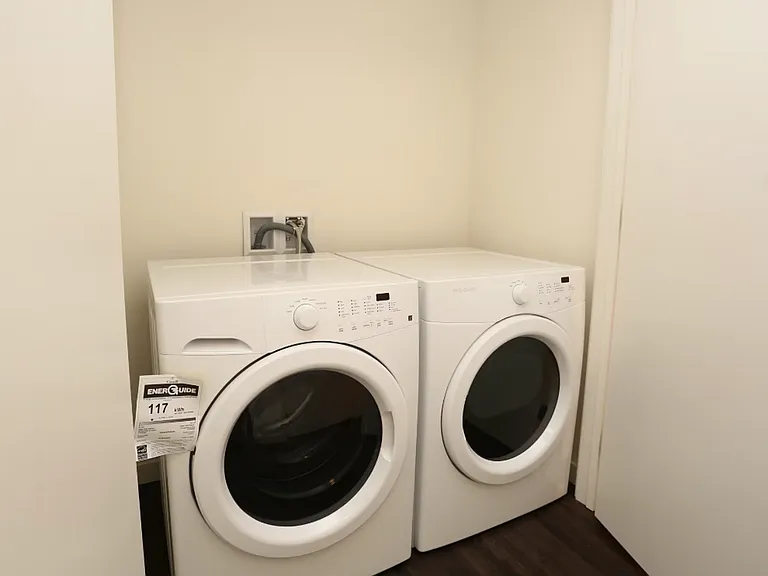 Metreau Apartments — Photo 17