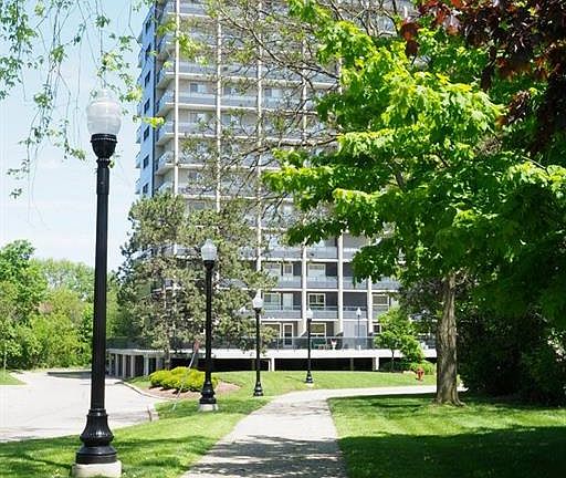 2nd image of 58 Bridgeport Rd E #806