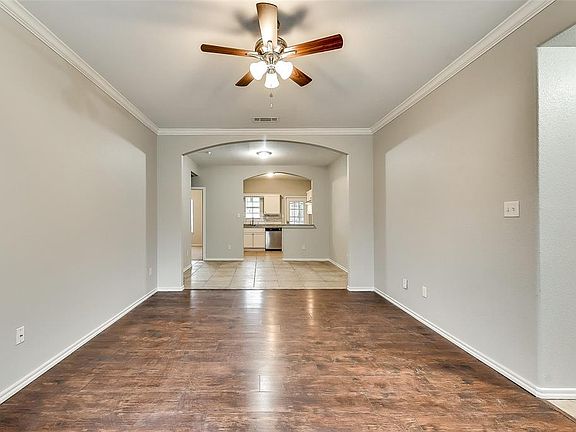 4th image of 734 Ezekial Ave