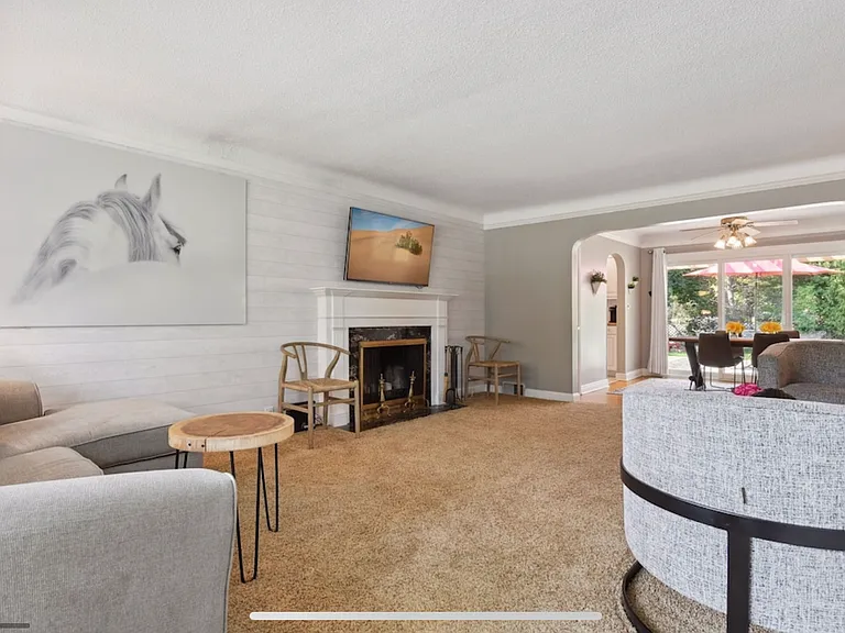 2926 Bay St — Photo 5