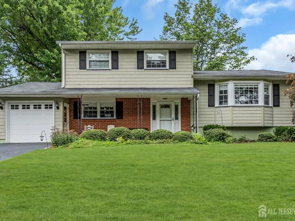 1511 S Indian Pl, North Brunswick, NJ 08902