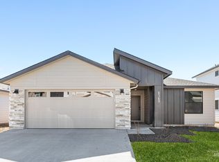 6569 W Plateau Creek Dr, Meridian, ID 83646