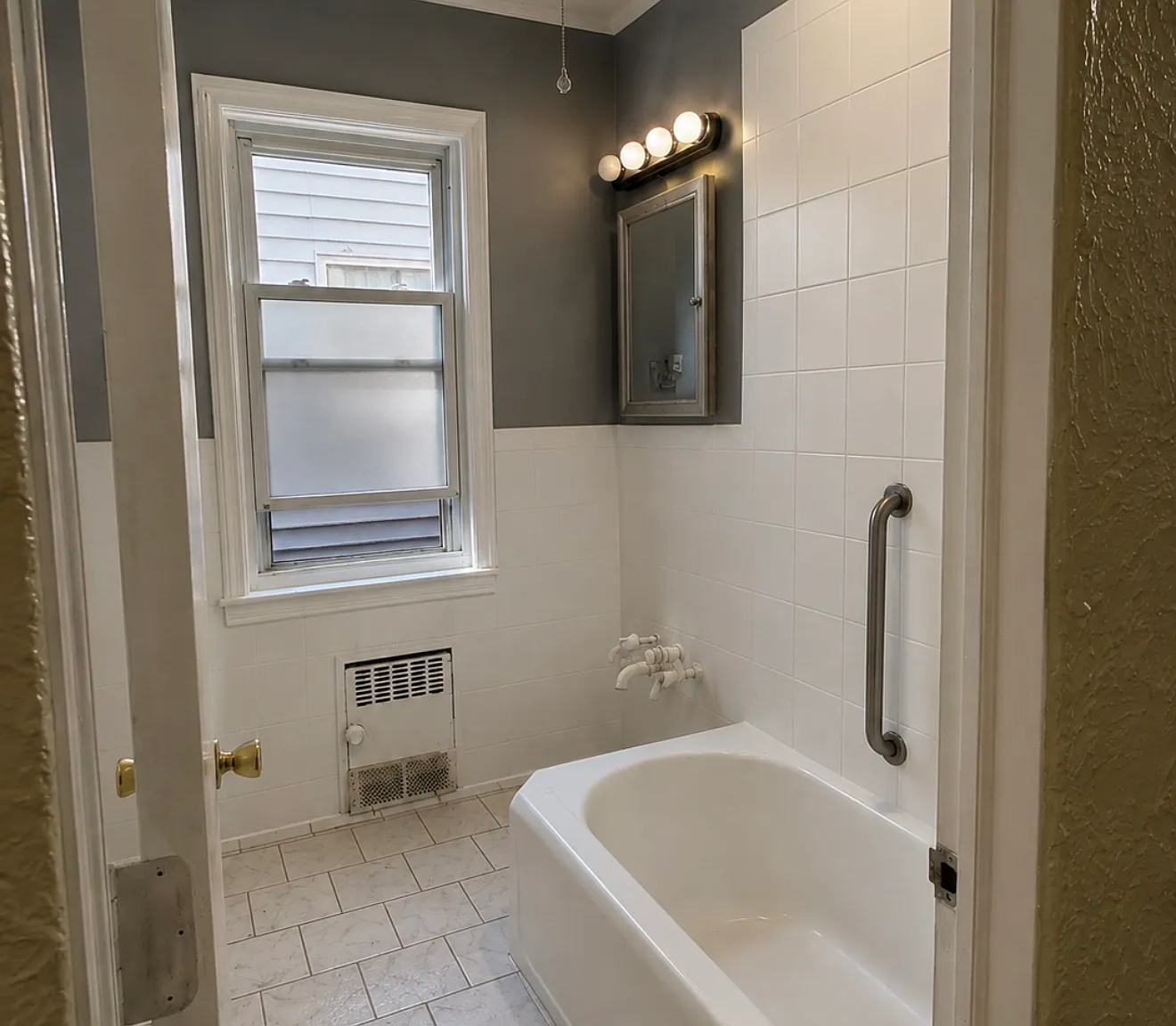 2 bed, 1.5 bath, $2,800 — Photo 2