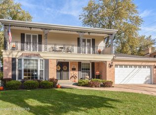 610 W Maple St, Arlington Heights, IL 60005