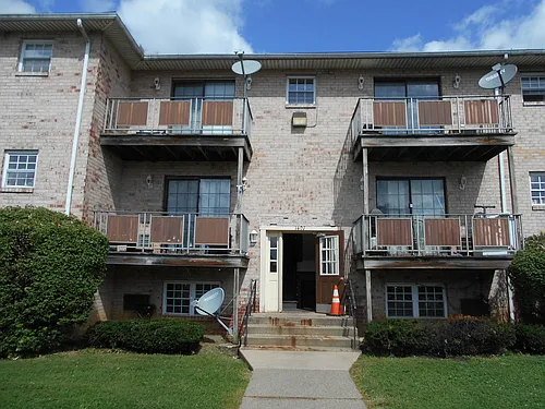 1407 E Tremont St #11 Photo 1