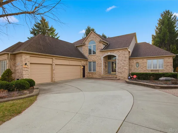 56891 Aberdeen Dr, Shelby Township, MI 48316