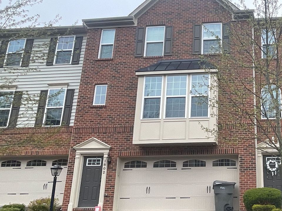 2nd image of 1802 Pointe View Dr