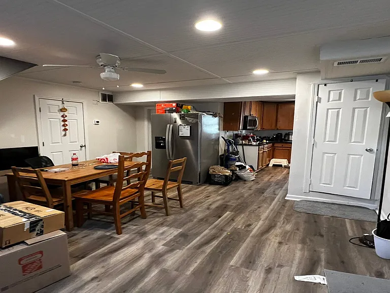 1051 Curran St NW — Photo 3