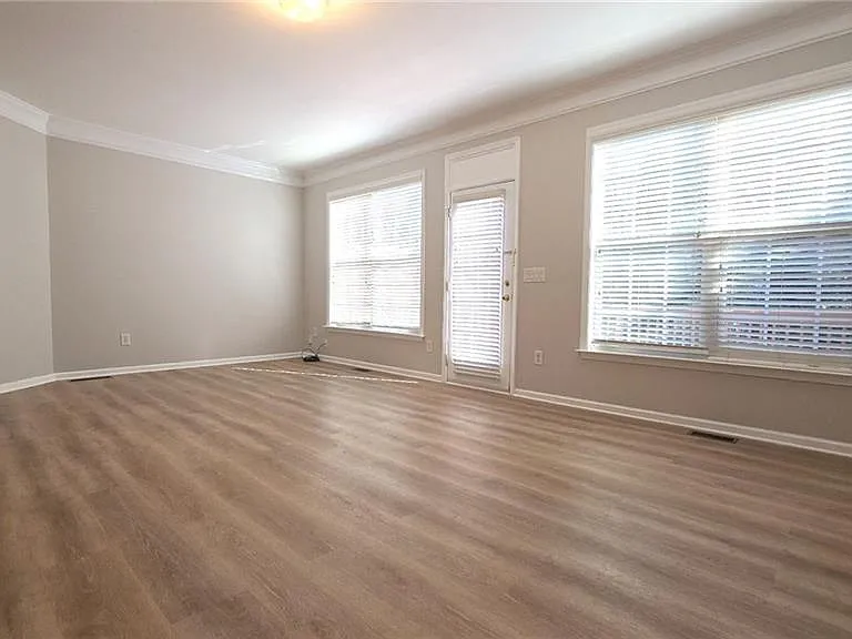 6099 Prestwood Dr — Photo 7